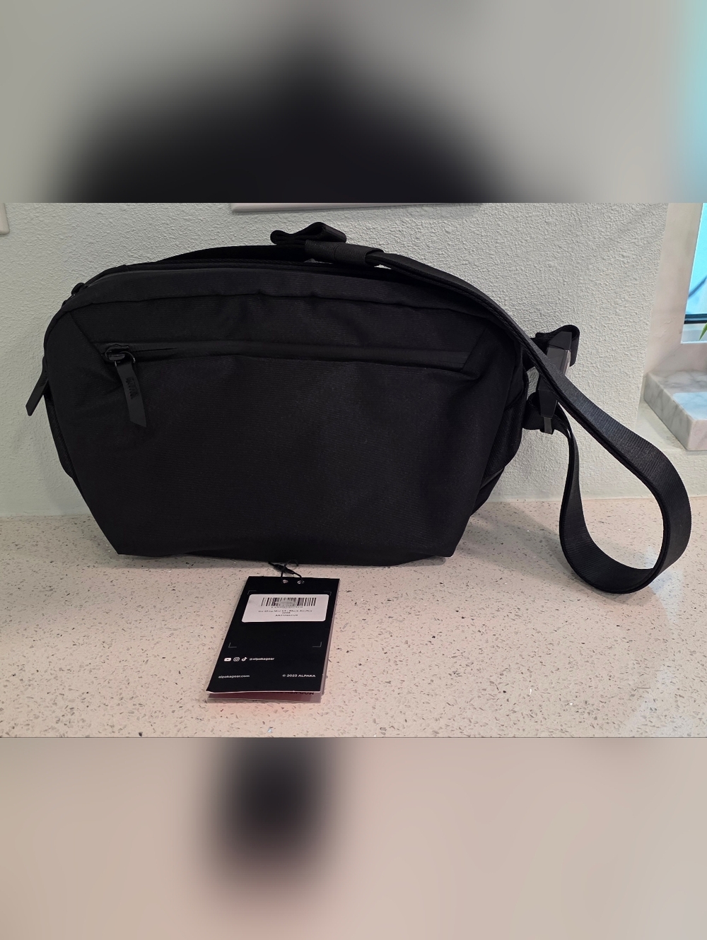 Alpaka Go Sling Mini V2 Black Axoflux 300D NWT NEW